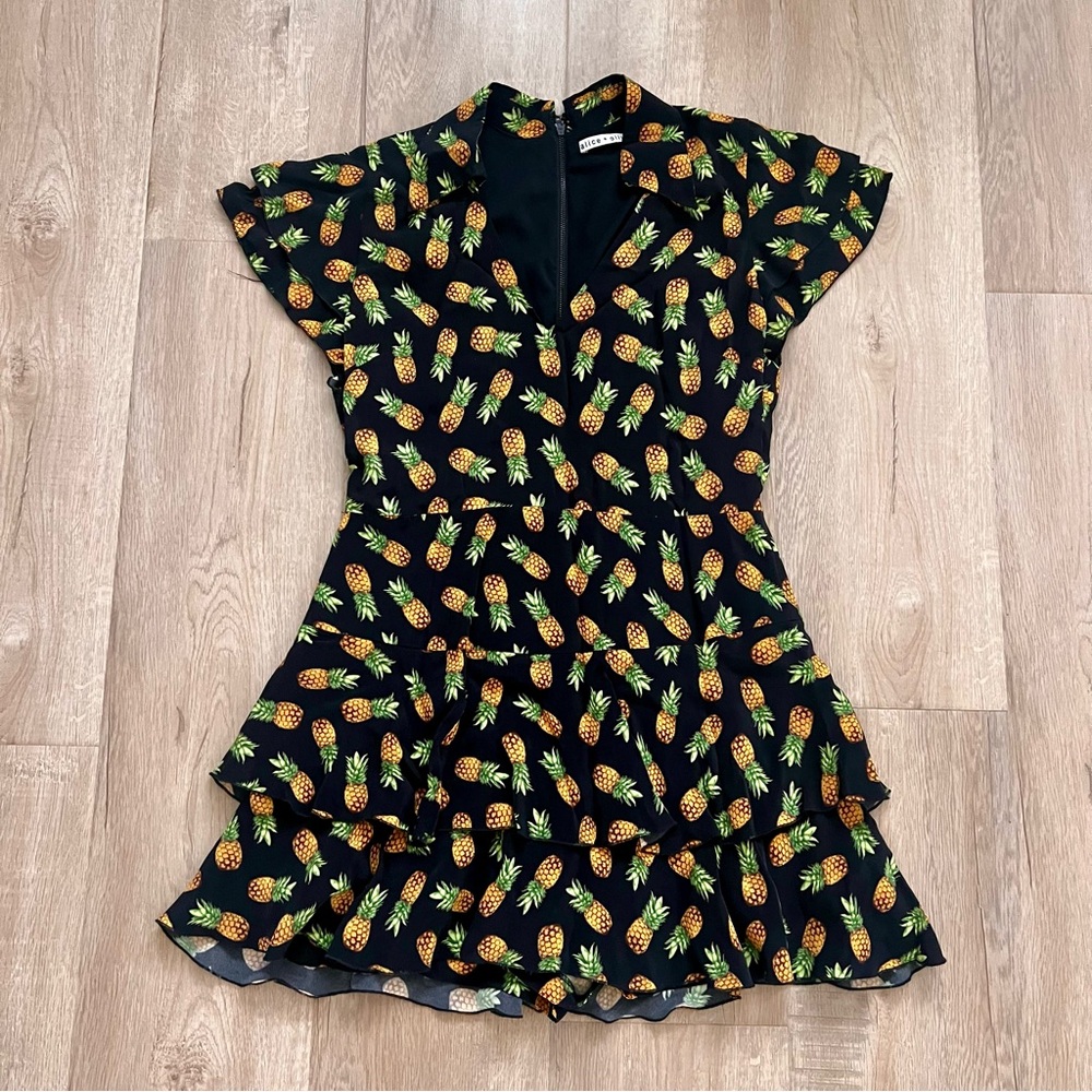 Alice + Olivia Black V neck Pineapple Print Mini Dress Romper‎ Skort Size 10